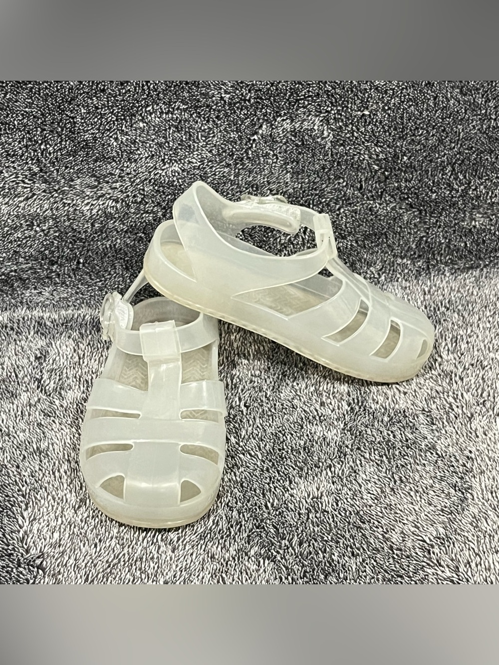 Old Navy fisherman style transparent jelly sandals for toddler girls size 9